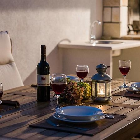 Holiday Home Zlatni San - Private Heated Pool Bol Quarto foto