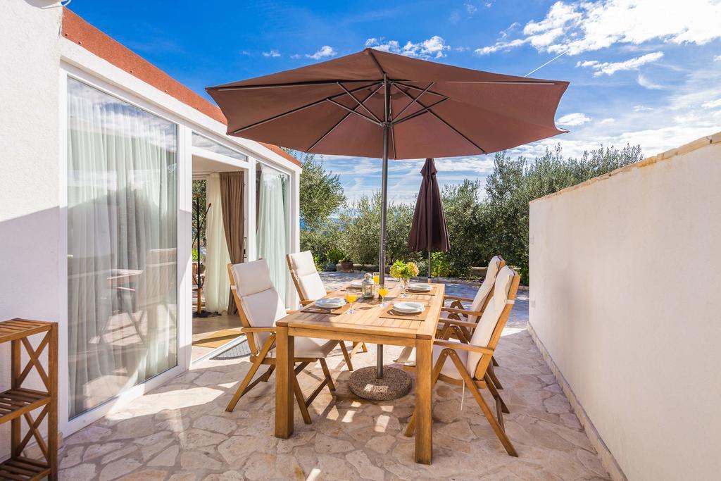 Holiday Home Zlatni San - Private Heated Pool Bol Quarto foto